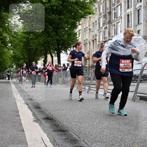 14.06.2026 - REWE Women's Run J. Mangold http://msf.ph/oto/9764307 14.06.2026 11:12:02 Ziel 5097, 5105, 5555, 5658, 5959 meine-sportfotos.de