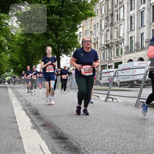 14.06.2026 - REWE Women's Run J. Mangold http://msf.ph/oto/9764338 14.06.2026 11:12:08 Ziel 5088, 5090, 5097, 5100, 5105, 5191, 5302, 5555, 5612, 5671 meine-sportfotos.de