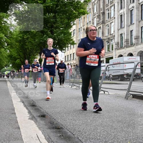 14.06.2026 - REWE Women's Run J. Mangold http://msf.ph/oto/9764347 14.06.2026 11:12:08 Ziel 5088, 5090, 5097, 5100, 5105, 5191, 5302, 5555, 5612, 5671 meine-sportfotos.de
