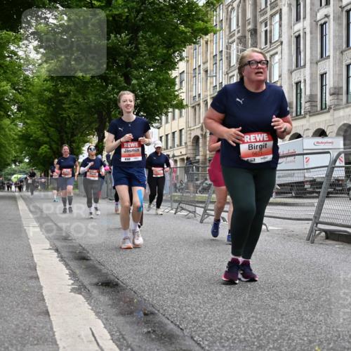 14.06.2026 - REWE Women's Run J. Mangold http://msf.ph/oto/9764350 14.06.2026 11:12:08 Ziel 5088, 5090, 5097, 5100, 5105, 5191, 5302, 5555, 5612, 5671 meine-sportfotos.de