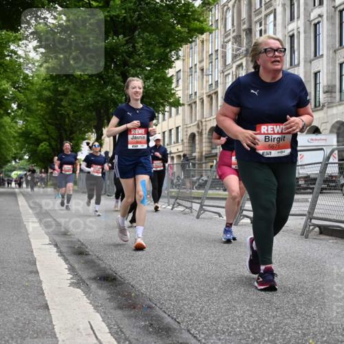 14.06.2026 - REWE Women's Run J. Mangold http://msf.ph/oto/9764353 14.06.2026 11:12:09 Ziel 5088, 5089, 5090, 5097, 5100, 5105, 5191, 5302, 5325, 5555, 5612, 5671 meine-sportfotos.de