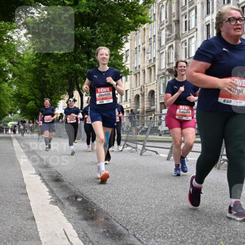 14.06.2026 - REWE Women's Run J. Mangold http://msf.ph/oto/9764356 14.06.2026 11:12:09 Ziel 5088, 5089, 5090, 5097, 5100, 5105, 5191, 5302, 5325, 5555, 5612, 5671 meine-sportfotos.de
