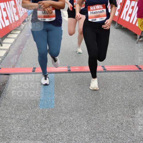 14.06.2026 - REWE Women's Run Strokosch-Dieckow http://msf.ph/oto/9764396 14.06.2026 10:57:24 Ziel 5006, 5048, 5333, 5683, 5753, 5913, 5933 meine-sportfotos.de