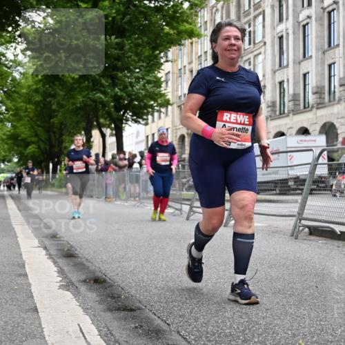 14.06.2026 - REWE Women's Run J. Mangold http://msf.ph/oto/9764430 14.06.2026 11:12:15 Ziel 5088, 5089, 5090, 5100, 5191, 5302, 5325, 5612, 5785, 6052 meine-sportfotos.de