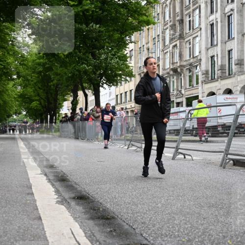 14.06.2026 - REWE Women's Run J. Mangold http://msf.ph/oto/9764504 14.06.2026 11:12:27 Ziel 5009, 5155, 5205, 5847 meine-sportfotos.de