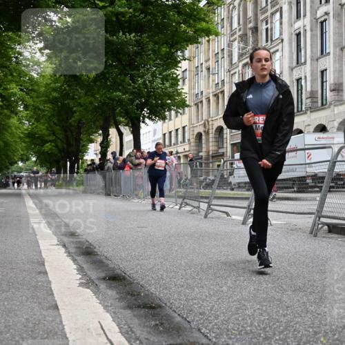 14.06.2026 - REWE Women's Run J. Mangold http://msf.ph/oto/9764511 14.06.2026 11:12:27 Ziel 5009, 5155, 5205, 5847 meine-sportfotos.de