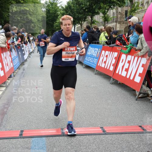 14.06.2026 - REWE Women's Run Strokosch-Dieckow http://msf.ph/oto/9764526 14.06.2026 10:57:22 Ziel 5006, 5048, 5333, 5500, 5683, 5753, 5872, 5933 meine-sportfotos.de