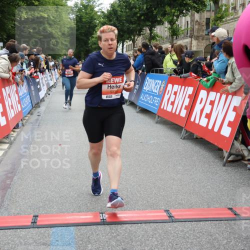 14.06.2026 - REWE Women's Run Strokosch-Dieckow http://msf.ph/oto/9764547 14.06.2026 10:57:22 Ziel 5006, 5048, 5333, 5500, 5683, 5753, 5872, 5933 meine-sportfotos.de