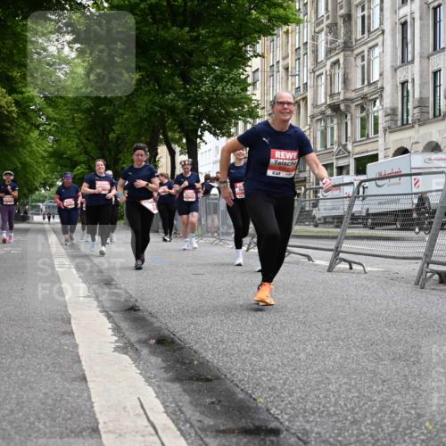 14.06.2026 - REWE Women's Run J. Mangold http://msf.ph/oto/9764566 14.06.2026 11:12:55 Ziel 5299, 5300, 5365, 5383, 5726, 5936 meine-sportfotos.de