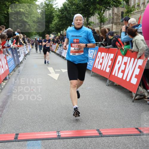 14.06.2026 - REWE Women's Run Strokosch-Dieckow http://msf.ph/oto/9764643 14.06.2026 10:57:18 Ziel 5048, 5218, 5333, 5500, 5552, 5640, 5683, 5804, 5872 meine-sportfotos.de