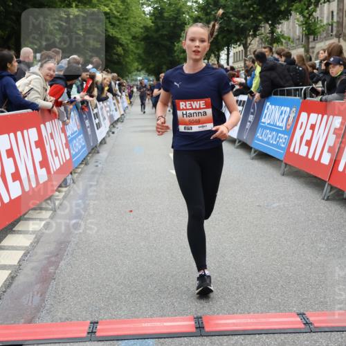 14.06.2026 - REWE Women's Run Strokosch-Dieckow http://msf.ph/oto/9764657 14.06.2026 10:57:17 Ziel 5048, 5218, 5500, 5552, 5640, 5683, 5804, 5872 meine-sportfotos.de
