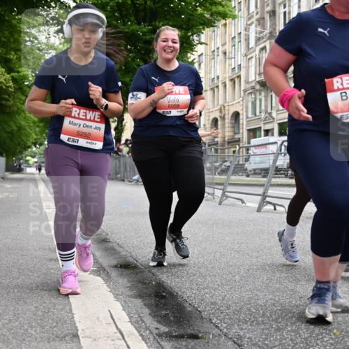 14.06.2026 - REWE Women's Run J. Mangold http://msf.ph/oto/9764661 14.06.2026 11:13:03 Ziel 5057, 5252, 5299, 5383, 5537, 5564, 5645, 5678, 5726, 5936, 5955, 6033, 6059 meine-sportfotos.de