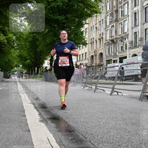 14.06.2026 - REWE Women's Run J. Mangold http://msf.ph/oto/9764684 14.06.2026 11:13:13 Ziel 5256 meine-sportfotos.de