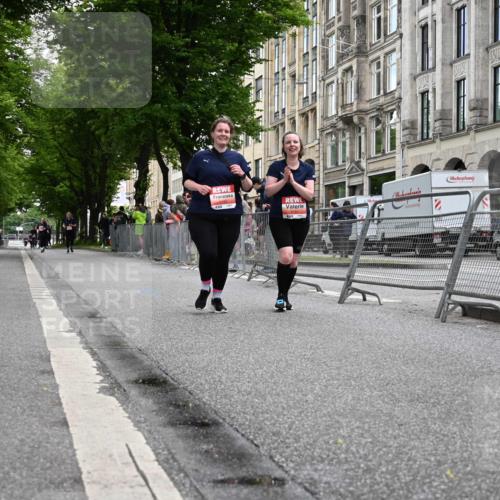 14.06.2026 - REWE Women's Run J. Mangold http://msf.ph/oto/9764704 14.06.2026 11:13:38 Ziel 5151, 5152 meine-sportfotos.de