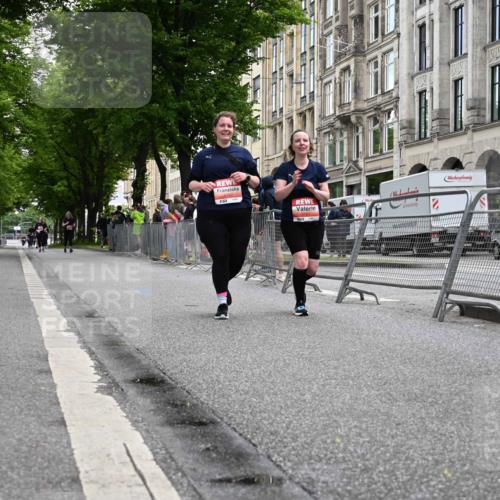 14.06.2026 - REWE Women's Run J. Mangold http://msf.ph/oto/9764706 14.06.2026 11:13:38 Ziel 5151, 5152 meine-sportfotos.de