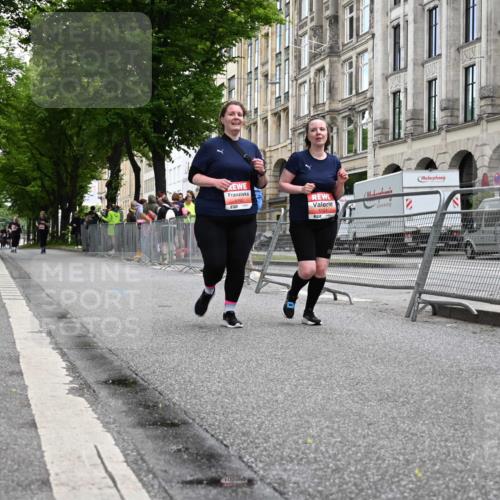 14.06.2026 - REWE Women's Run J. Mangold http://msf.ph/oto/9764712 14.06.2026 11:13:39 Ziel 5151, 5152 meine-sportfotos.de