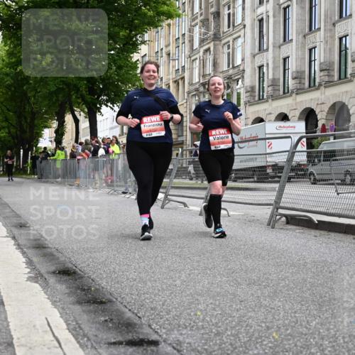 14.06.2026 - REWE Women's Run J. Mangold http://msf.ph/oto/9764714 14.06.2026 11:13:39 Ziel 5151, 5152 meine-sportfotos.de