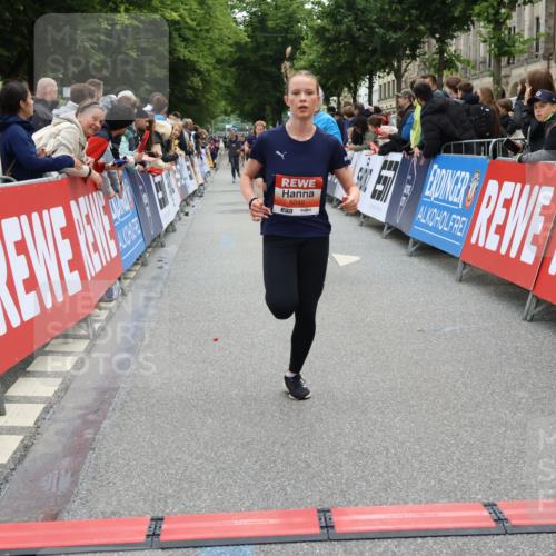 14.06.2026 - REWE Women's Run Strokosch-Dieckow http://msf.ph/oto/9764724 14.06.2026 10:57:17 Ziel 5048, 5218, 5500, 5552, 5640, 5683, 5804, 5872 meine-sportfotos.de