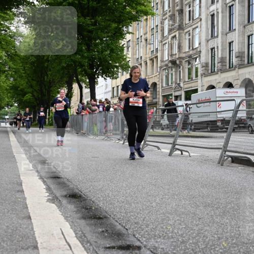 14.06.2026 - REWE Women's Run J. Mangold http://msf.ph/oto/9764726 14.06.2026 11:13:55 Ziel 5680, 5781 meine-sportfotos.de