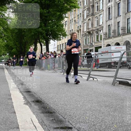 14.06.2026 - REWE Women's Run J. Mangold http://msf.ph/oto/9764729 14.06.2026 11:13:55 Ziel 5680, 5781 meine-sportfotos.de
