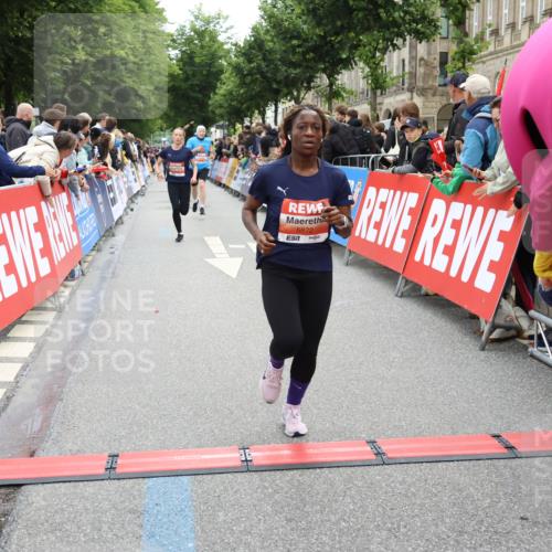 14.06.2026 - REWE Women's Run Strokosch-Dieckow http://msf.ph/oto/9764776 14.06.2026 10:57:15 Ziel 5048, 5218, 5500, 5552, 5640, 5683, 5804, 5872 meine-sportfotos.de