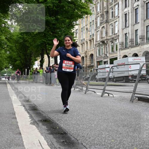 14.06.2026 - REWE Women's Run J. Mangold http://msf.ph/oto/9764782 14.06.2026 11:14:20 Ziel 5431, 5972 meine-sportfotos.de