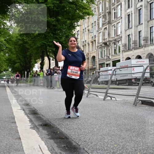 14.06.2026 - REWE Women's Run J. Mangold http://msf.ph/oto/9764784 14.06.2026 11:14:21 Ziel 5972 meine-sportfotos.de
