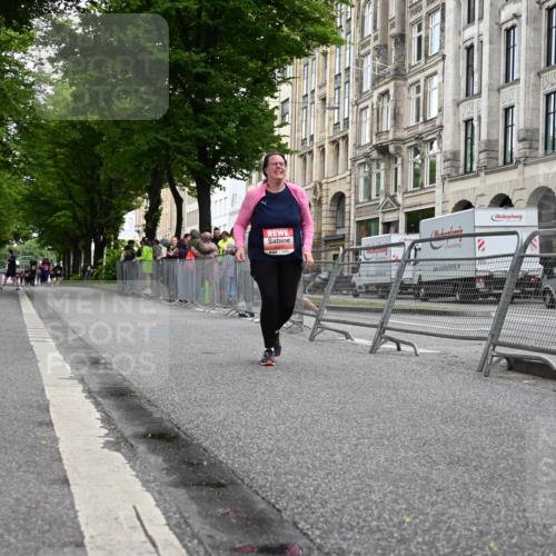 14.06.2026 - REWE Women's Run J. Mangold http://msf.ph/oto/9764796 14.06.2026 11:14:34 Ziel 5304 meine-sportfotos.de
