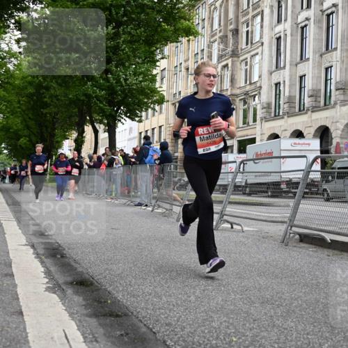 14.06.2026 - REWE Women's Run J. Mangold http://msf.ph/oto/9764825 14.06.2026 11:14:58 Ziel 5425 meine-sportfotos.de