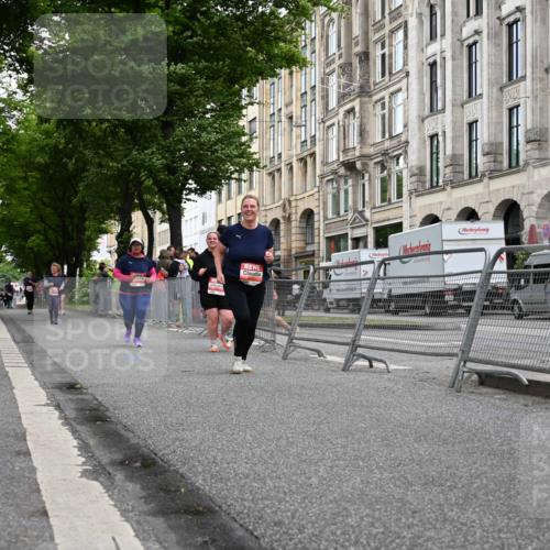14.06.2026 - REWE Women's Run J. Mangold http://msf.ph/oto/9764833 14.06.2026 11:15:02 Ziel 5422, 5425, 5870 meine-sportfotos.de
