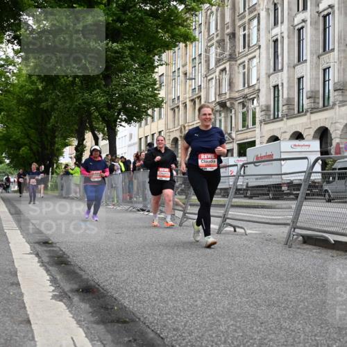 14.06.2026 - REWE Women's Run J. Mangold http://msf.ph/oto/9764841 14.06.2026 11:15:02 Ziel 5422, 5425, 5870 meine-sportfotos.de
