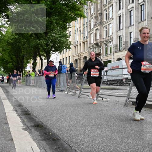 14.06.2026 - REWE Women's Run J. Mangold http://msf.ph/oto/9764855 14.06.2026 11:15:04 Ziel 5422, 5768, 5870 meine-sportfotos.de