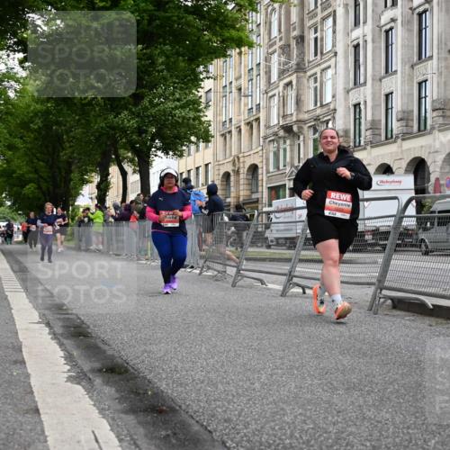 14.06.2026 - REWE Women's Run J. Mangold http://msf.ph/oto/9764862 14.06.2026 11:15:04 Ziel 5422, 5768, 5870 meine-sportfotos.de