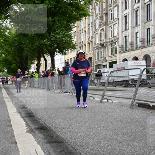 14.06.2026 - REWE Women's Run J. Mangold http://msf.ph/oto/9764881 14.06.2026 11:15:06 Ziel 5422, 5768, 5870 meine-sportfotos.de
