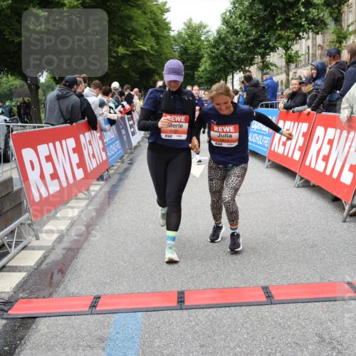 14.06.2026 - REWE Women's Run Strokosch-Dieckow http://msf.ph/oto/9764906 14.06.2026 11:02:50 Ziel 5133, 5179, 5260, 5372, 5428, 5521, 5528, 5529, 5530, 5540, 5567, 5644, 5650, 5704, 5777, 5802, 5814, 5935, 5991 meine-sportfotos.de