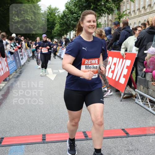14.06.2026 - REWE Women's Run Strokosch-Dieckow http://msf.ph/oto/9764911 14.06.2026 11:02:48 Ziel 5133, 5179, 5260, 5372, 5428, 5521, 5540, 5644, 5650, 5704, 5777, 5802, 5814, 5935, 5991 meine-sportfotos.de
