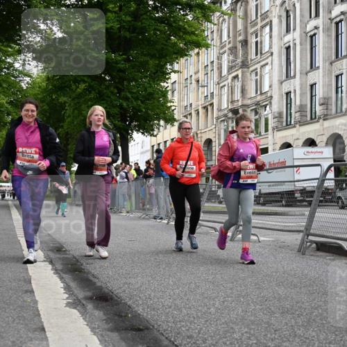 14.06.2026 - REWE Women's Run J. Mangold http://msf.ph/oto/9764954 14.06.2026 11:15:24 Ziel 5008, 5010, 5011, 5012, 5013, 5184 meine-sportfotos.de