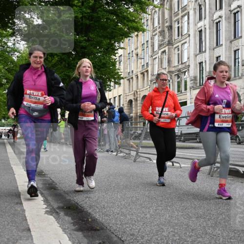 14.06.2026 - REWE Women's Run J. Mangold http://msf.ph/oto/9764961 14.06.2026 11:15:25 Ziel 5008, 5010, 5011, 5012, 5013 meine-sportfotos.de