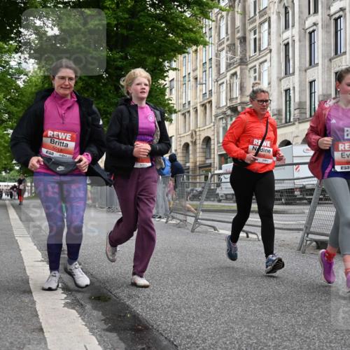 14.06.2026 - REWE Women's Run J. Mangold http://msf.ph/oto/9764963 14.06.2026 11:15:25 Ziel 5008, 5010, 5011, 5012, 5013 meine-sportfotos.de