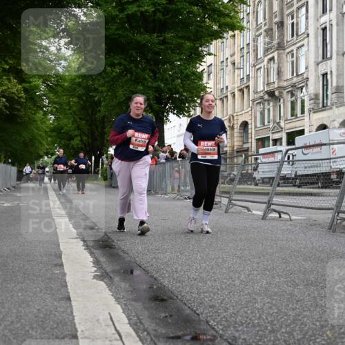 14.06.2026 - REWE Women's Run J. Mangold http://msf.ph/oto/9764989 14.06.2026 11:15:57 Ziel 5496, 5498 meine-sportfotos.de