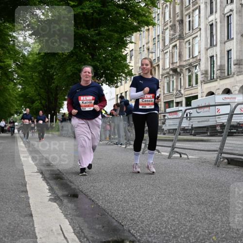 14.06.2026 - REWE Women's Run J. Mangold http://msf.ph/oto/9764993 14.06.2026 11:15:58 Ziel 5496, 5498 meine-sportfotos.de