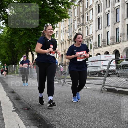 14.06.2026 - REWE Women's Run J. Mangold http://msf.ph/oto/9765074 14.06.2026 11:16:26 Ziel 5163, 5495, 5628, 6004 meine-sportfotos.de