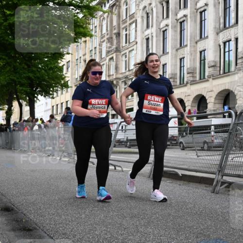 14.06.2026 - REWE Women's Run J. Mangold http://msf.ph/oto/9765103 14.06.2026 11:16:29 Ziel 5163, 5495, 5628, 6004 meine-sportfotos.de