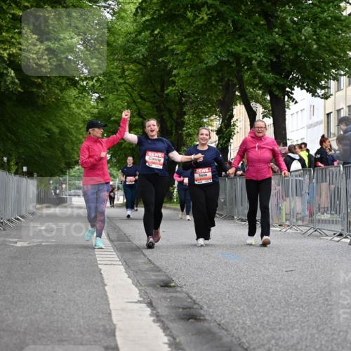 14.06.2026 - REWE Women's Run J. Mangold http://msf.ph/oto/9765146 14.06.2026 11:16:51 Ziel 5711 meine-sportfotos.de