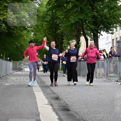 14.06.2026 - REWE Women's Run J. Mangold http://msf.ph/oto/9765148 14.06.2026 11:16:51 Ziel 5711 meine-sportfotos.de