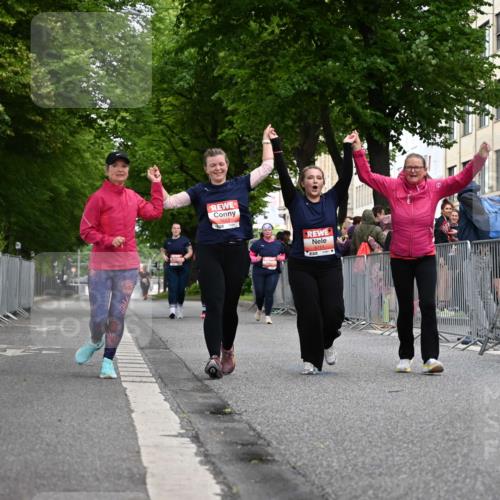14.06.2026 - REWE Women's Run J. Mangold http://msf.ph/oto/9765157 14.06.2026 11:16:52 Ziel 5655, 5711 meine-sportfotos.de