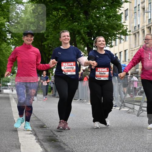 14.06.2026 - REWE Women's Run J. Mangold http://msf.ph/oto/9765176 14.06.2026 11:16:54 Ziel 5655, 5711 meine-sportfotos.de