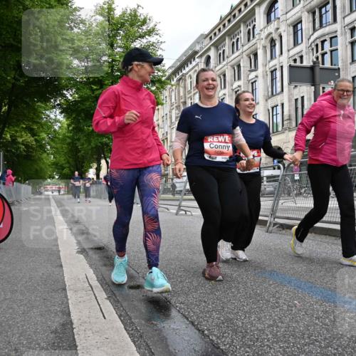 14.06.2026 - REWE Women's Run J. Mangold http://msf.ph/oto/9765202 14.06.2026 11:16:57 Ziel 5655, 5711 meine-sportfotos.de