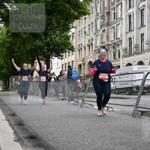 14.06.2026 - REWE Women's Run J. Mangold http://msf.ph/oto/9765208 14.06.2026 11:17:01 Ziel 5655, 5711, 6062 meine-sportfotos.de