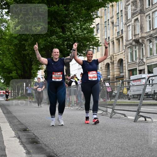 14.06.2026 - REWE Women's Run J. Mangold http://msf.ph/oto/9765227 14.06.2026 11:17:04 Ziel 5220, 6062, 6071 meine-sportfotos.de